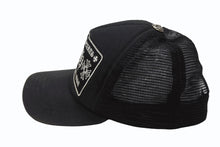 Load image into Gallery viewer, CHROME HEARTS クロムハーツ トラッカーキャップ ハリウッド限定 CHロゴ刺繍 クロスボール シルバー 925 ブラック 良品 中古 4b006957