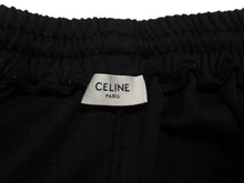 Load image into Gallery viewer, 極美品 CELINE セリーヌ ショーツ ショートパンツ 2Z144121O サイズL ブラック ポリエステル ロゴプリント 中古 4b006963