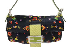 Load image into Gallery viewer, FENDI フェンディ ビーズ刺繍 マンマバケット ワンショルダーバッグ 26424 ブラック マルチカラー グリーン シルバー金具 ロゴ 美品 中古 4b006967