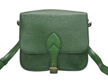 Load image into Gallery viewer, LOUIS VUITTON ルイヴィトン カルトシエール ショルダーバッグ M52244 ボルネオグリーン ゴールド金具 美品 中古 4b006982