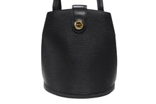 Load image into Gallery viewer, LOUIS VUITTON ルイヴィトン LV クリュニー ショルダーバッグ M52252 エピレザー ブラック ゴールド金具 美品 中古 4b006983