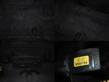 Load image into Gallery viewer, 極美品 CHANEL シャネル ワイルドステッチ ワンショルダーバッグ 9番台 ココマーク キャビアスキン ブラック ゴールド金具 中古 4b006992