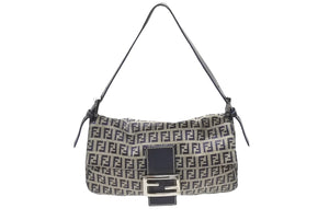 FENDI フェンディ ズッキーノ柄 マンマバケット ワンショルダーバッグ 26424 ネイビー シルバー シルバー金具 美品 中古4b006993