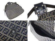 Load image into Gallery viewer, FENDI フェンディ ズッキーノ柄 マンマバケット ワンショルダーバッグ 26424 ネイビー シルバー シルバー金具 美品 中古4b006993