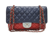 Load image into Gallery viewer, CHANEL シャネル マトラッセ25 チェーンショルダー ショルダーバッグ Wフラップ 22番台 ラムスキン トリコロールカラー シルバー金具 美品 中古 4b007004