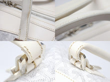 Load image into Gallery viewer, 極美品 GOYARD ゴヤール ボーイング 65 ヘリンボーン PVC レザー ボストンバッグ ホワイト 中古 4b007009