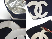 Load image into Gallery viewer, 極美品 CHANEL シャネル トートバッグ チェーンショルダー ココマーク 7番台 No.5 ネイビー シルバー キャンバス レザー 中古 4b007015