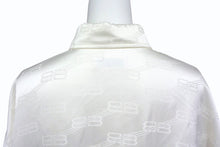 Load image into Gallery viewer, BALENCIAGA バレンシアガ 22AW BB モノグラム ツイスト 長袖シャツ ホワイト レーヨン ロゴ 704461 サイズ1 美品 中古 4b003885