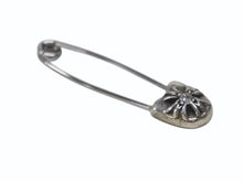 Load image into Gallery viewer, [USED/中古]CHROME HEARTS クロムハーツ ペンダントトップ セーフティーピン ラージ 1PD シルバー シルバー925 Aランク 中古 4b007074
