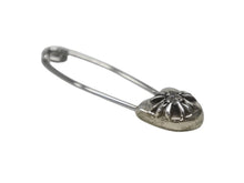 Load image into Gallery viewer, [USED/中古]CHROME HEARTS クロムハーツ ペンダントトップ セーフティーピン ラージ 1PD シルバー シルバー925 Aランク 中古 4b007074