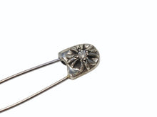 Load image into Gallery viewer, [USED/中古]CHROME HEARTS クロムハーツ ペンダントトップ セーフティーピン ラージ 1PD シルバー シルバー925 Aランク 中古 4b007074
