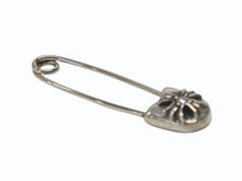 Load image into Gallery viewer, 極美品 CHROME HEARTS クロムハーツ セーフティピン スモール 1Pダイヤ チャーム シルバー SV925 2,1g 中古 4b007075