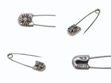 Load image into Gallery viewer, 極美品 CHROME HEARTS クロムハーツ セーフティピン スモール 1Pダイヤ チャーム シルバー SV925 2,1g 中古 4b007075