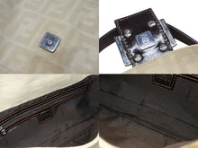 Load image into Gallery viewer, FENDI フェンディ マンマバケット ワンショルダーバッグ 26424 ズッキーノ柄 キャンバス レザー ベージュ シルバー金具 美品 中古 4b007137