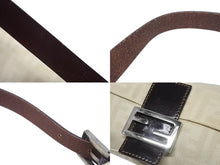 Load image into Gallery viewer, FENDI フェンディ マンマバケット ワンショルダーバッグ 26424 ズッキーノ柄 キャンバス レザー ベージュ シルバー金具 美品 中古 4b007137