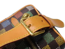 Load image into Gallery viewer, 極美品 LOUIS VUITTON ルイヴィトン LVバーズダミエ ロッカー ドップキット クラッチバッグ 2025SS N00151 ブラウン マルチカラー 中古 4b007143