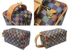 Load image into Gallery viewer, 極美品 LOUIS VUITTON ルイヴィトン LVバーズダミエ ロッカー ドップキット クラッチバッグ 2025SS N00151 ブラウン マルチカラー 中古 4b007143