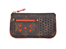 Load image into Gallery viewer, LOUIS VUITTON ルイヴィトン ポシェット クレ コインケース 小銭入れ M95222 モノグラム ペルフォ PVC レザー オレンジ 美品 中古 4b007174