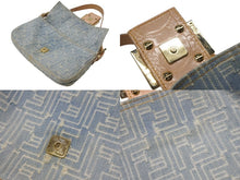 Load image into Gallery viewer, FENDI フェンディ ハンドバッグ ワンショルダーバッグ マンマバケット デニムキャンバス ズッカ ゴールド金具 美品 中古 4b007175
