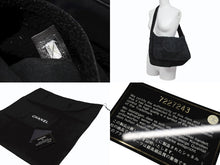 Load image into Gallery viewer, CHANEL シャネル ココマーク ムートン ワンショルダーバッグ 7番台 ブラック ゴールド金具 美品 中古 4b007177
