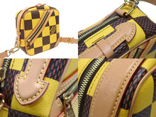 Load image into Gallery viewer, 極美品 LOUIS VUITTON ルイヴィトン ダミエ ポップ チェス メッセンジャー ショルダーバッグ N40562 イエロー ブラウン ハンドバッグ ファレル 2023年 中古 4b007181