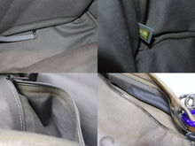 Load image into Gallery viewer, 極美品 激レア シャネル CHANEL A92352 2014年コレクション グラフィティ ペイント リュック ベージュ アクト2 中古 4b007189