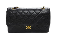 Load image into Gallery viewer, CHANEL シャネル マトラッセ25 Wフラップ Wチェーンショルダーバッグ 5番台 A1112 ラムスキン ブラック シルバー金具 美品 中古 4b007192
