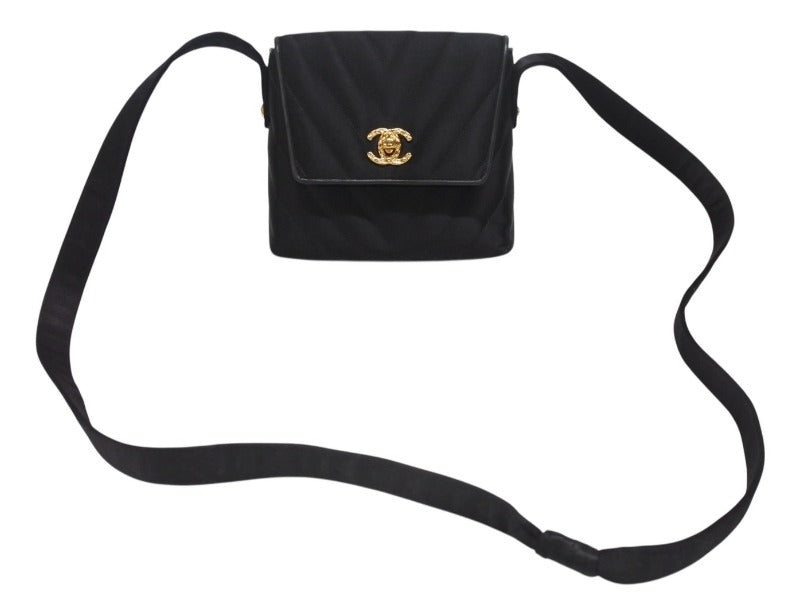 極美品 CHANEL シャネル シェブロン Vステッチ 2way クラッチ ミニ ショルダーバッグ サテン ブラック 中古 4b007194