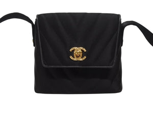 極美品 CHANEL シャネル シェブロン Vステッチ 2way クラッチ ミニ ショルダーバッグ サテン ブラック 中古 4b007194
