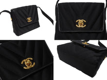 Load image into Gallery viewer, 極美品 CHANEL シャネル シェブロン Vステッチ 2way クラッチ ミニ ショルダーバッグ サテン ブラック 中古 4b007194
