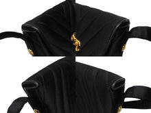Load image into Gallery viewer, 極美品 CHANEL シャネル シェブロン Vステッチ 2way クラッチ ミニ ショルダーバッグ サテン ブラック 中古 4b007194