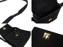Load image into Gallery viewer, 極美品 CHANEL シャネル シェブロン Vステッチ 2way クラッチ ミニ ショルダーバッグ サテン ブラック 中古 4b007194