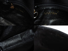 Load image into Gallery viewer, 極美品 CHANEL シャネル シェブロン Vステッチ 2way クラッチ ミニ ショルダーバッグ サテン ブラック 中古 4b007194