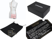 Load image into Gallery viewer, 極美品 CHANEL シャネル ミニマトラッセ チェーンショルダーバッグ ココマーク 7番台 キャビアスキン ピンク ゴールド金具 中古 4b007196