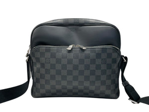 極美品 LOUIS VUITTON ルイヴィトン ダミエグラフィット デイトンPM N41408 ショルダーバッグ ブラック シルバー金具 中古 4b007219
