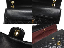 Load image into Gallery viewer, 極美品 CHANEL シャネル マトラッセ25 Wフラップ Wチェーンショルダーバッグ 1番台 ラムスキン ココマーク ブラック ゴールド金具 中古 4b007223
