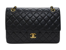 Load image into Gallery viewer, 極美品 CHANEL シャネル マトラッセ27 Wフラップ Wチェーンショルダーバッグ 0番台 ラムスキン ココマーク ブラック 中古 4b007230