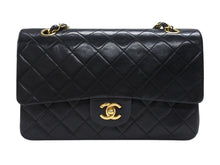 Load image into Gallery viewer, 極美品 CHANEL シャネル マトラッセ25 Wフラップ Wチェーンショルダーバッグ 0番台 ラムスキン ココマーク ブラック ゴールド金具 中古 4b007231