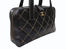 Load image into Gallery viewer, CHANEL シャネル ハンドバッグ ココマーク ワイルドステッチ ブラック レザー シルバー金具 8番台 美品 中古 4b007232