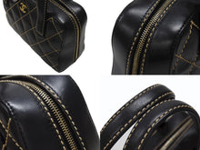 Load image into Gallery viewer, CHANEL シャネル ハンドバッグ ココマーク ワイルドステッチ ブラック レザー シルバー金具 8番台 美品 中古 4b007232