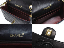 Load image into Gallery viewer, 極美品 CHANEL シャネル ミニマトラッセ17 Sフラップ Sチェーンショルダーバッグ 0番台 ラムスキン ココマーク ブラック ゴールド金具 中古 4b007233