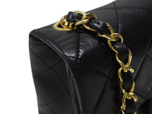 Load image into Gallery viewer, 極美品 CHANEL シャネル ミニマトラッセ17 Sフラップ Sチェーンショルダーバッグ 0番台 ラムスキン ココマーク ブラック ゴールド金具 中古 4b007233