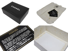Load image into Gallery viewer, 極美品 CHANEL シャネル マトラッセ23 Wチェーンショルダーバッグ 3番台 ラムスキン ココマーク ブラック ゴールド金具 中古 4b007249