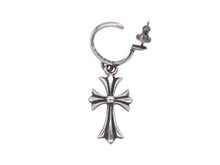 Load image into Gallery viewer, 新品未使用 CHROME HEARTS クロムハーツ タイニークロス フープ ピアス 重量6.0g シルバー925 1989刻印 アクセサリー 中古 4b007261