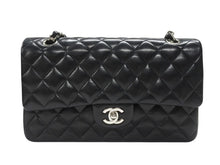 Load image into Gallery viewer, 極美品 CHANEL シャネル マトラッセ25 Wフラップ Wチェーンショルダーバッグ 9番台 ラムスキン ココマーク ブラック シルバー金具 中古 4b007305