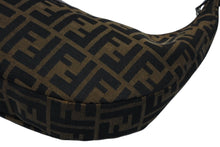 Load image into Gallery viewer, FENDI フェンディ クロワッサン ハーフムーン ワンショルダーバッグ ハンドバッグ キャンバス ブラウン シルバー金具 美品 中古 4b007317