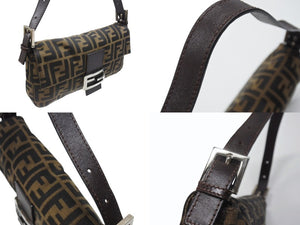 極美品 FENDI フェンディ マンマバケット ワンショルダーバッグ 26424 ズッカ柄 キャンバス レザー ブラウン シルバー金具 中古 4b007319