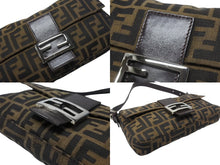 Load image into Gallery viewer, 極美品 FENDI フェンディ マンマバケット ワンショルダーバッグ 26424 ズッカ柄 キャンバス レザー ブラウン シルバー金具 中古 4b007319