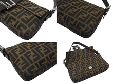 Load image into Gallery viewer, 極美品 FENDI フェンディ マンマバケット ワンショルダーバッグ 26424 ズッカ柄 キャンバス レザー ブラウン シルバー金具 中古 4b007319