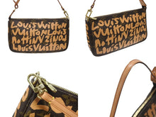 Load image into Gallery viewer, 極美品 LOUIS VUITTON ルイヴィトン ポシェットアクセソワ―ル アクセサリーポーチ M92193 モノグラム グラフィティ ベージュ PVC レザー 中古 4b007329